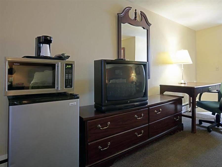 Americas Best Value Inn Бредфорд Екстер'єр фото